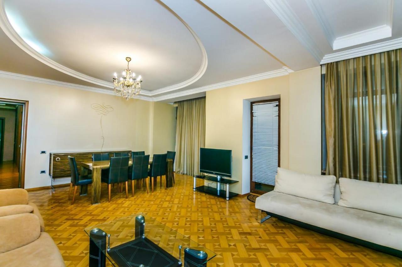 Vip Apartment Number One Baku Kültér fotó