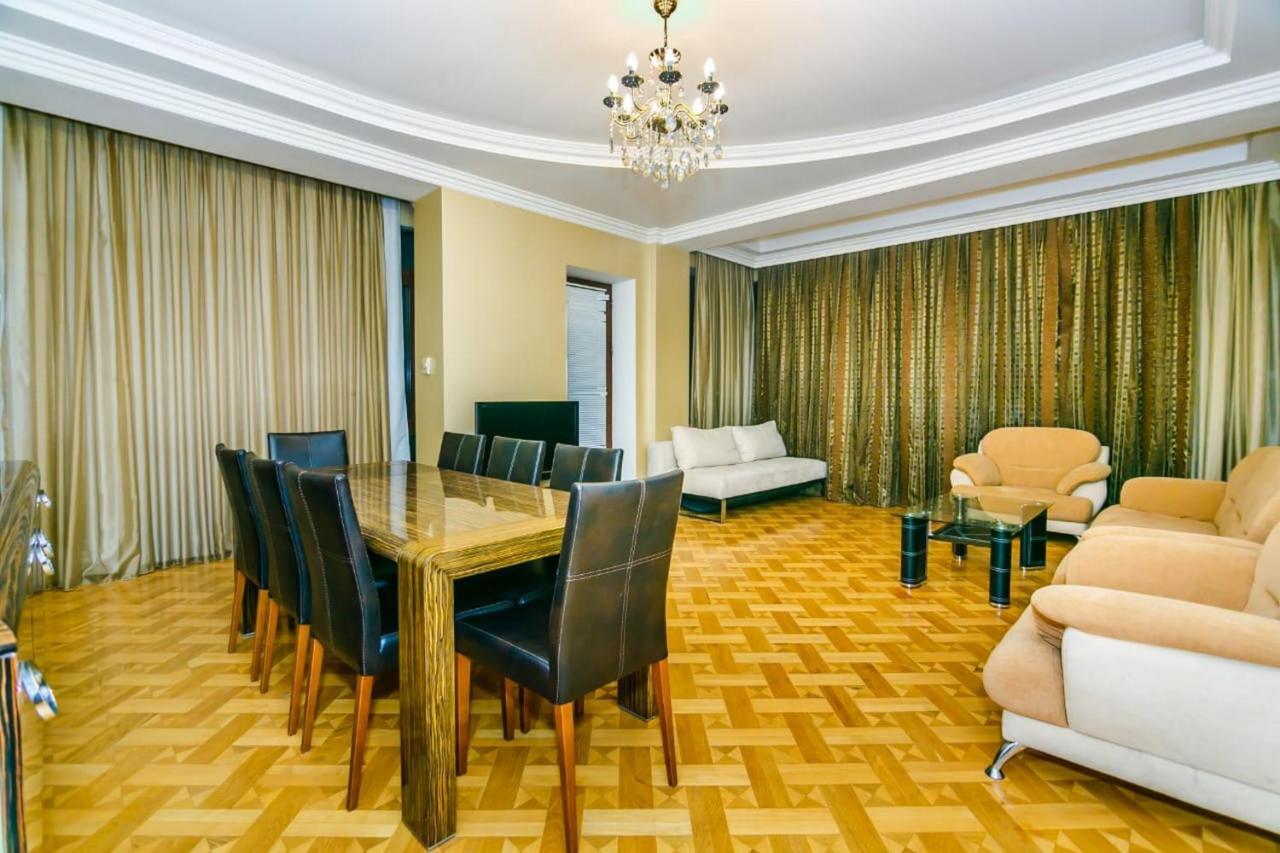 Vip Apartment Number One Baku Kültér fotó
