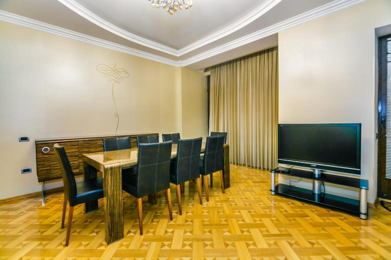 Vip Apartment Number One Baku Kültér fotó